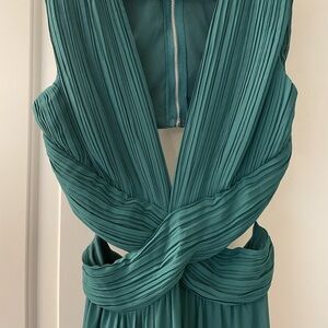 Lulu’s Emerald Green Cutout Maxi Dress